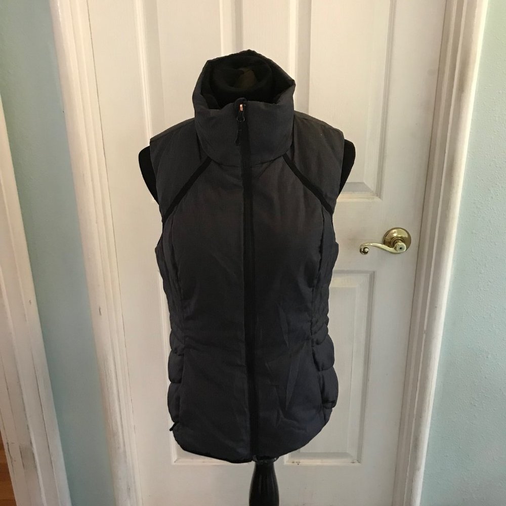Champion Puffer Vest Size Small Grey in Color Great Condition Lightweight